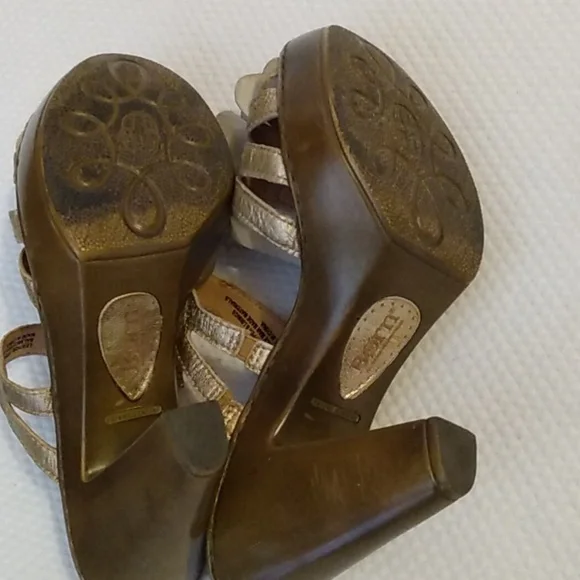 Born Women's Gold Heeled Sandals 7 - Picture 5 of 8